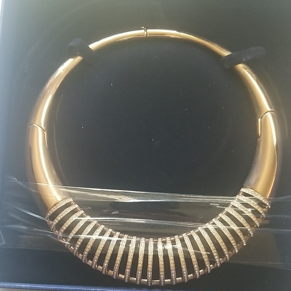 Elegant Gold Necklace